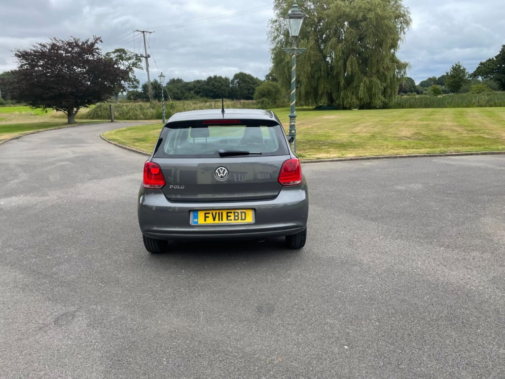 VOLKSWAGEN POLO