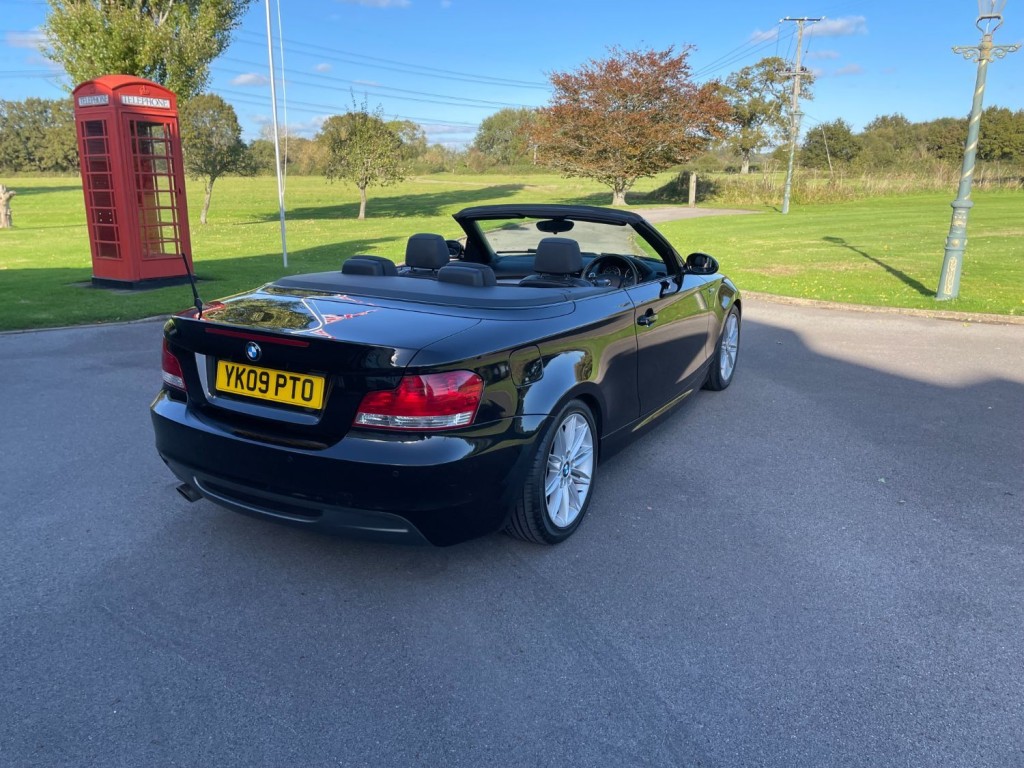 View BMW 1 SERIES 120I M SPORT