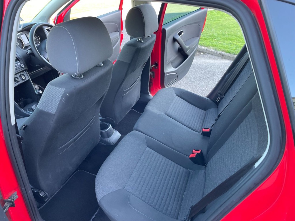 VOLKSWAGEN POLO