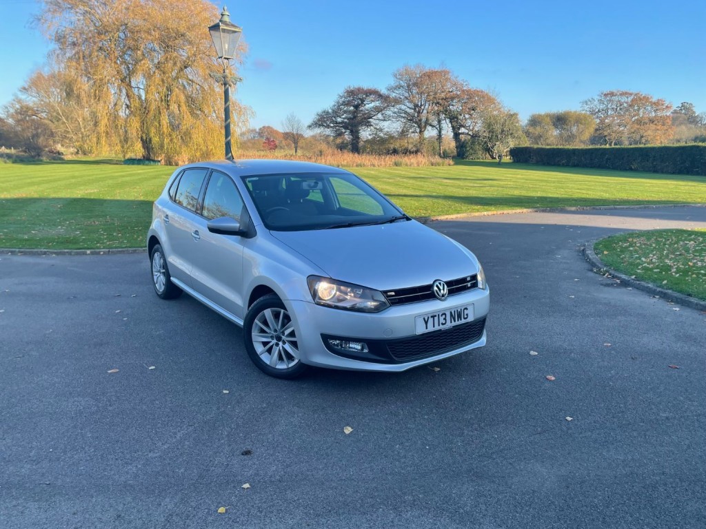 VOLKSWAGEN POLO
