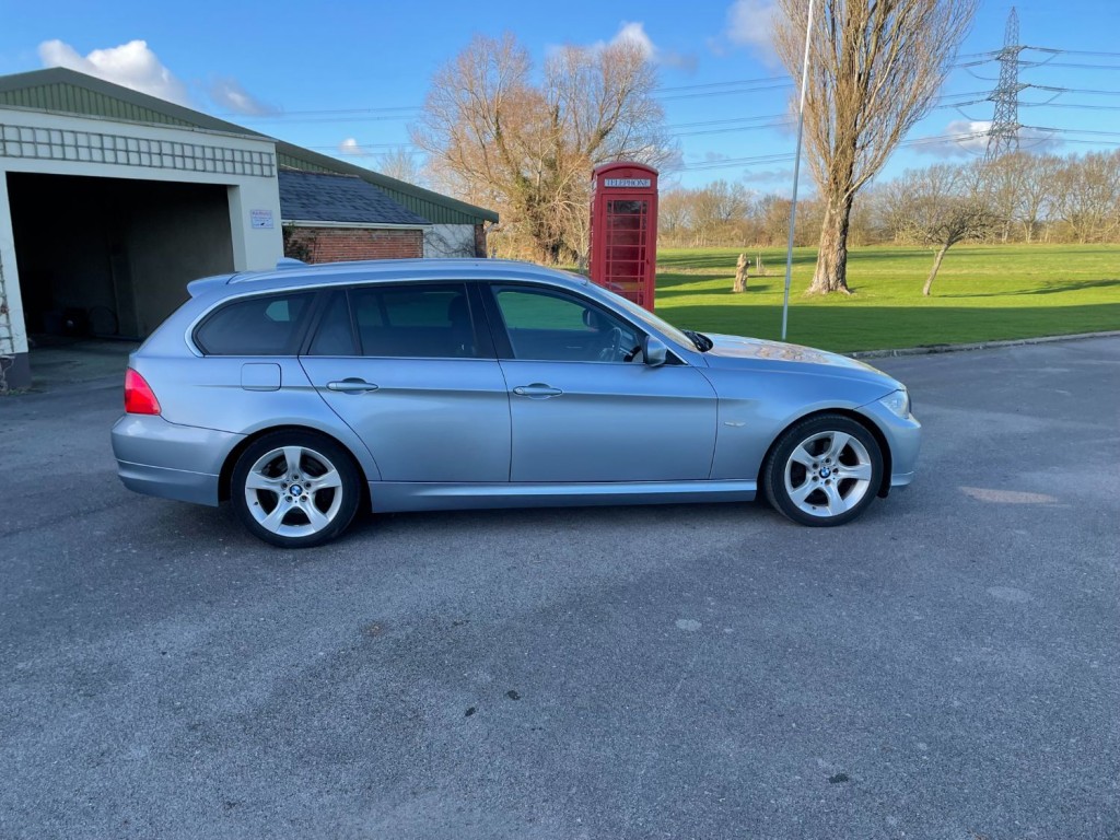 BMW 3 SERIES