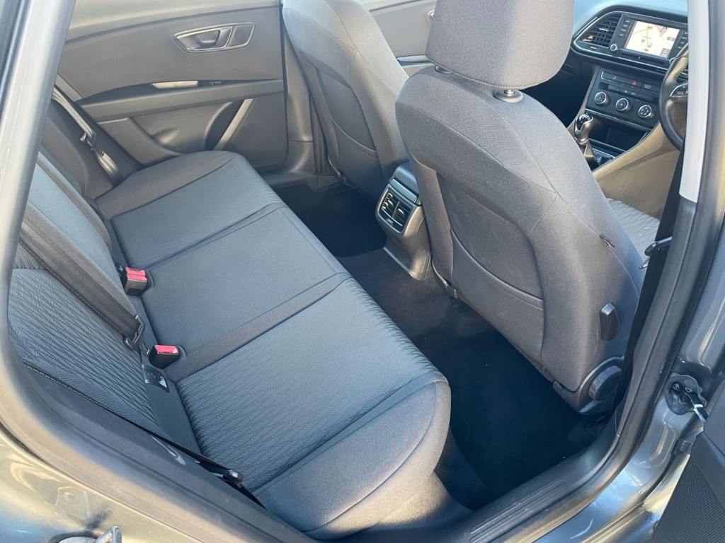 SEAT LEON