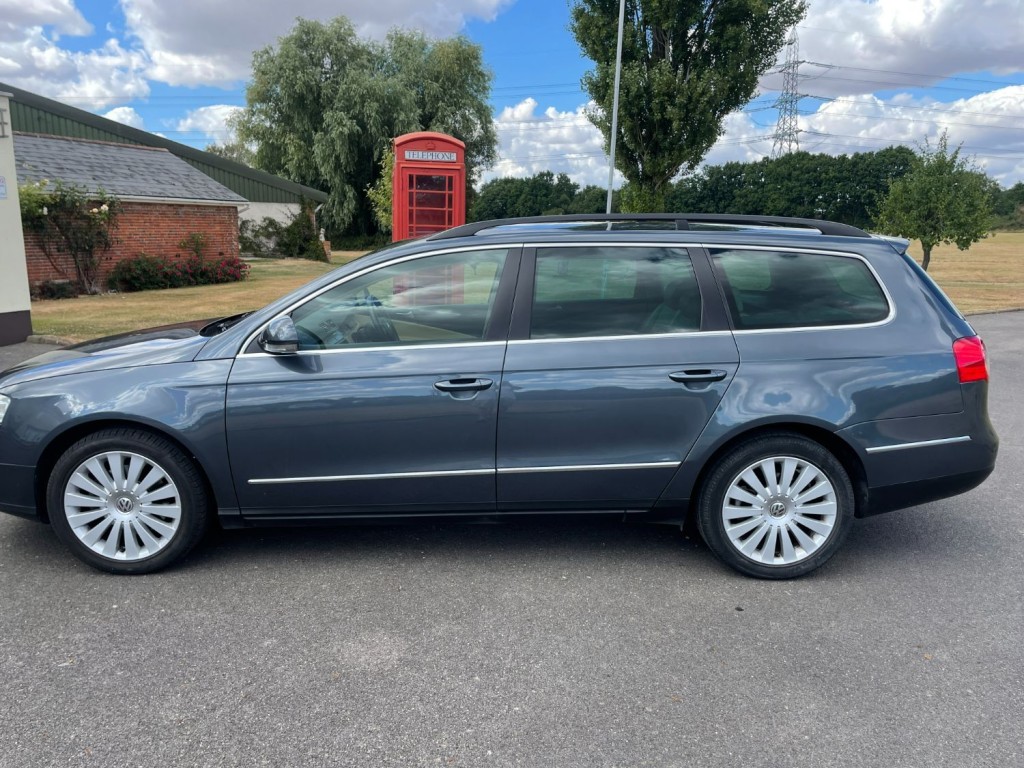 VOLKSWAGEN PASSAT