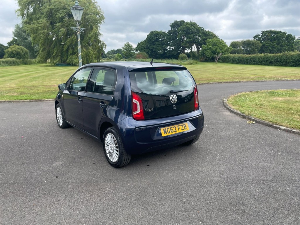 VOLKSWAGEN UP