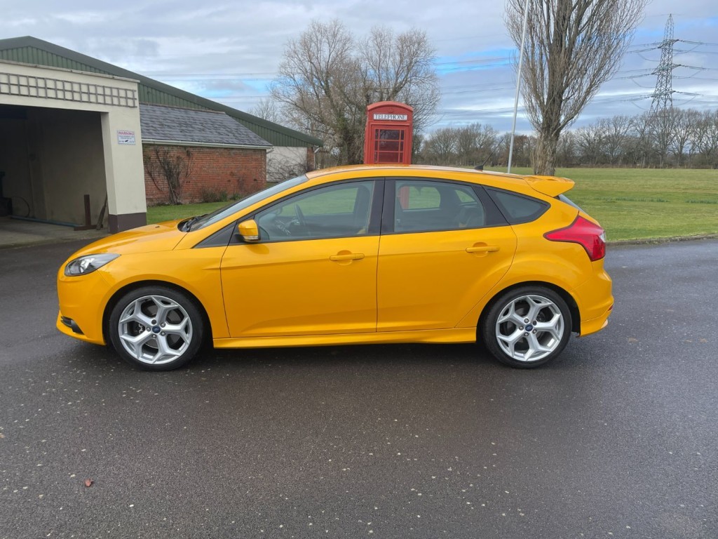 View FORD FOCUS ST-2