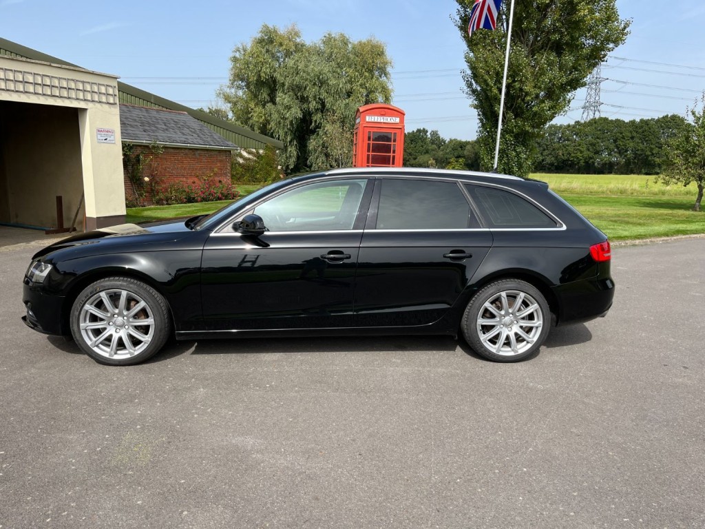 View AUDI A4 AVANT 2.0 TFSI SE Technik