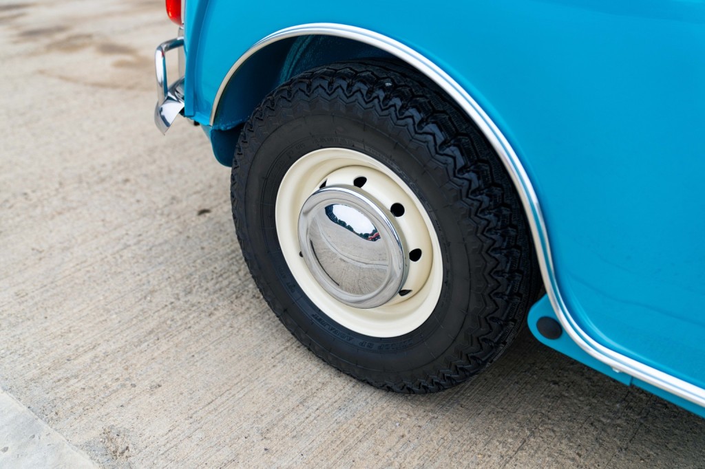 AUSTIN MINI