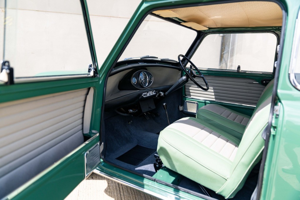 AUSTIN MINI