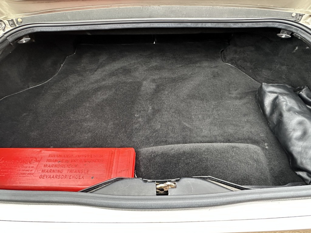 PORSCHE 944