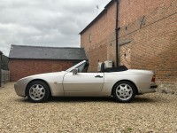 PORSCHE 944