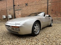 PORSCHE 944