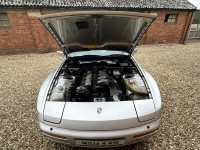 PORSCHE 944