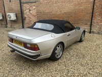 PORSCHE 944