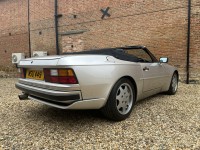 PORSCHE 944