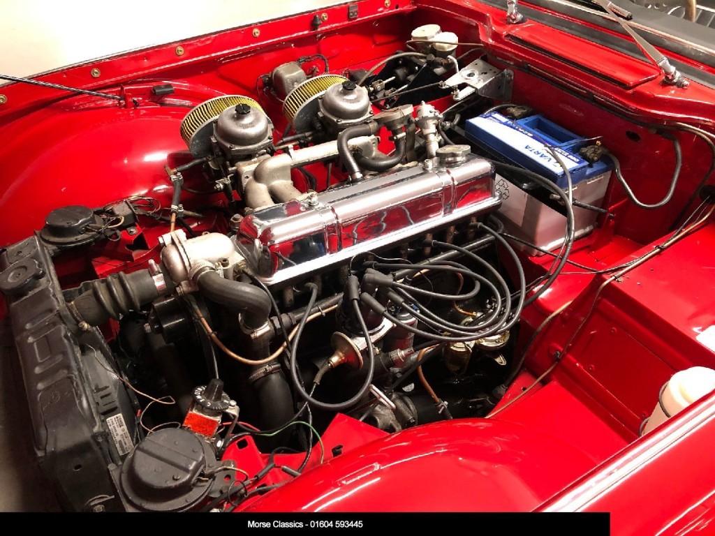 TRIUMPH TR4