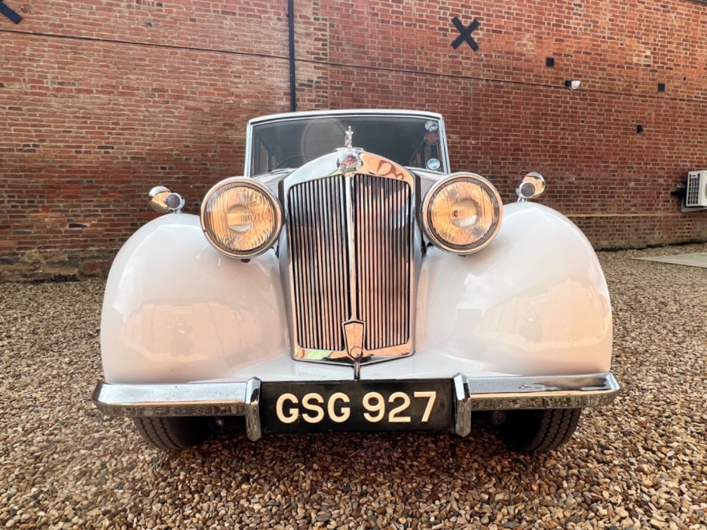 TRIUMPH 2000