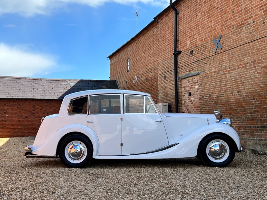 TRIUMPH 2000