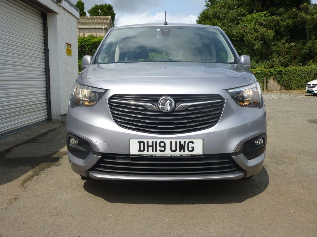 View VAUXHALL COMBO LIFE 1.2 TURBO ENERGY EDITION 7 SEATER MPV EURO6 ULEZ COMPLIANT