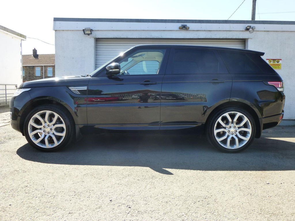 View LAND ROVER RANGE ROVER SPORT 3.0 SDV6 302 BHP HSE 4WD 8SPD AUTOMATIC EURO 5  SUV