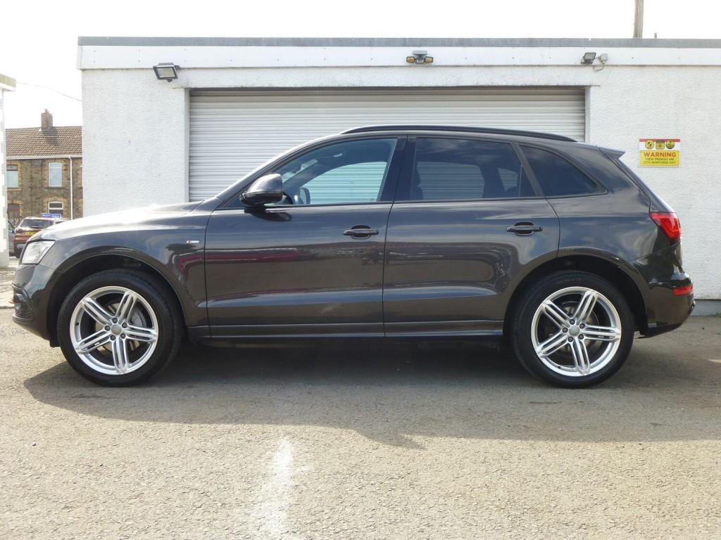 View AUDI Q5 2.0 TDI 190 BHP QUATTRO S LINE PLUS S-TRONIC EURO6 ULEZ COMPLIANT SUV