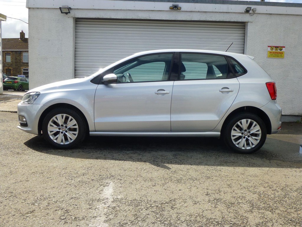 View VOLKSWAGEN POLO 1.2 TSI SE 90 BHP BLUEMOTION TEC £20 R/TAX EURO6 ULEZ COMPLIANT
