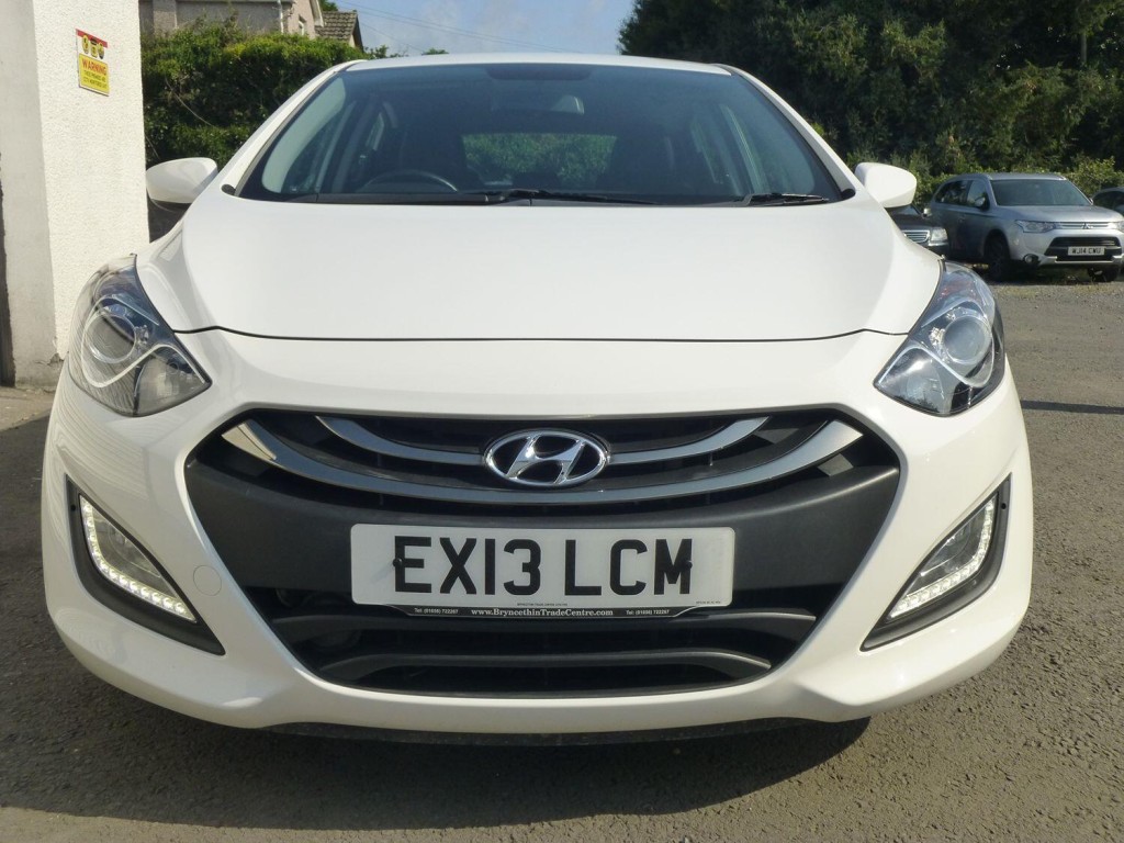 View HYUNDAI I30 1.6 CRDi 108 BHP BLUE DRIVE ACTIVE £20 R/TAX EURO5