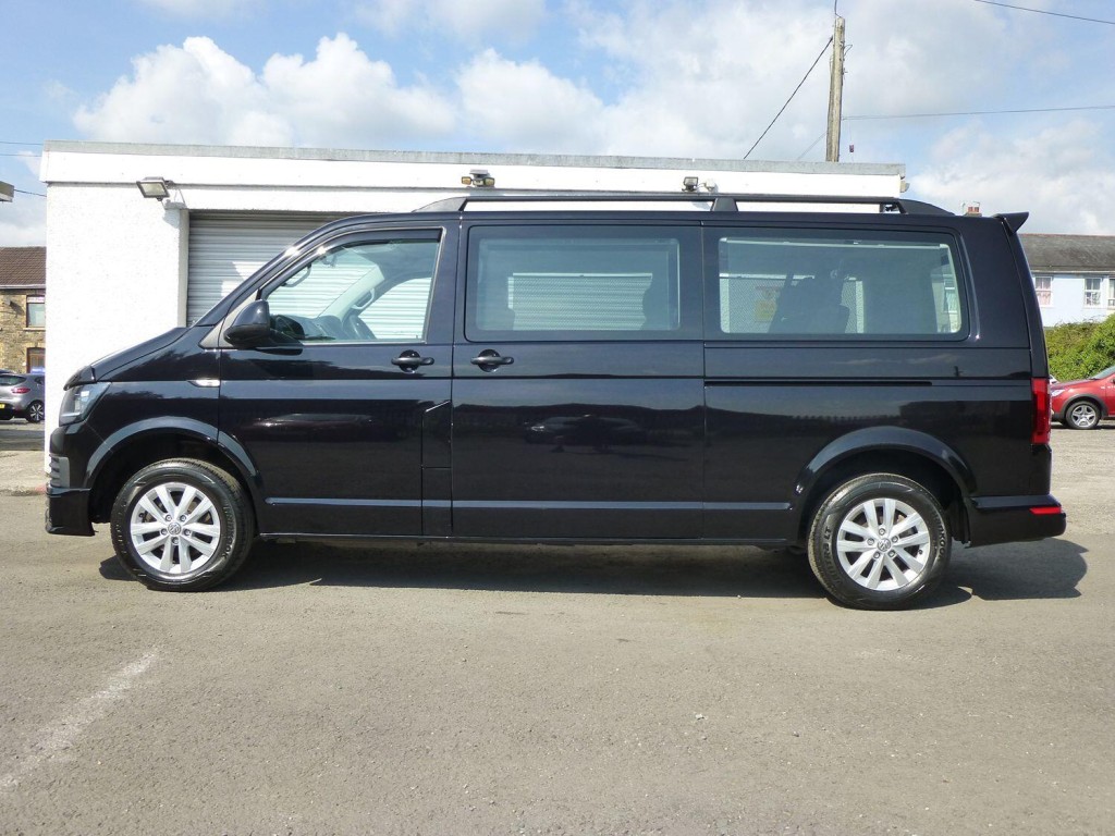 View VOLKSWAGEN TRANSPORTER LWB T32 2.0 TDI S BMT 8 SEATER SHUTTLE NO VAT EURO6 ULEZ COMPLIANT