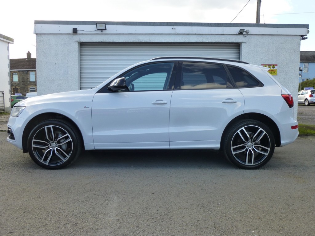 View AUDI Q5 2.0 TDI 190 BHP S LINE PLUS QUATTRO 7 SPD S TRONIC EURO6 ULEZ SUV