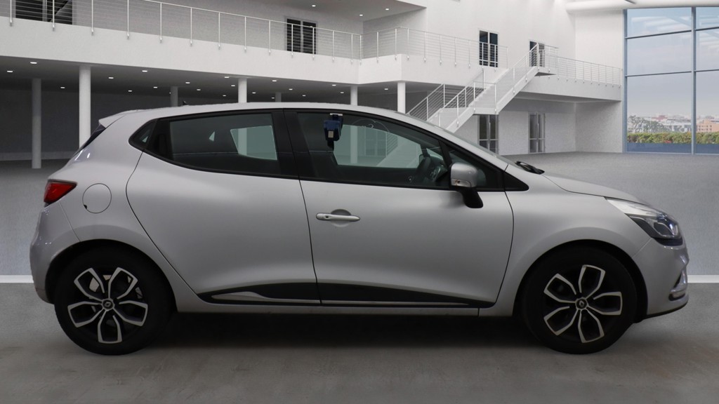 View RENAULT CLIO 1.5 DCI 90 PLAY EDITION EURO6 ULEZ 5DR HATCH