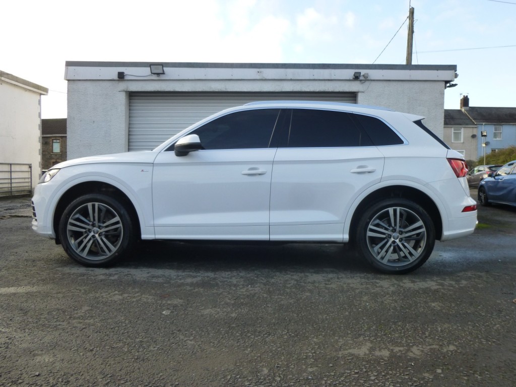 View AUDI Q5 NEW SHAPE 2.0 TDI 187 BHP QUATTRO S LINE+ 7SPD S-TRONIC EURO6 ULEZ SUV