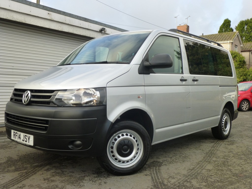View VOLKSWAGEN TRANSPORTER 2.0 TDi [84] T30 S 8 STR SHUTTLE SWB ** NO VAT ** 5 SPD+AIR CON+1 OWNER+EURO5
