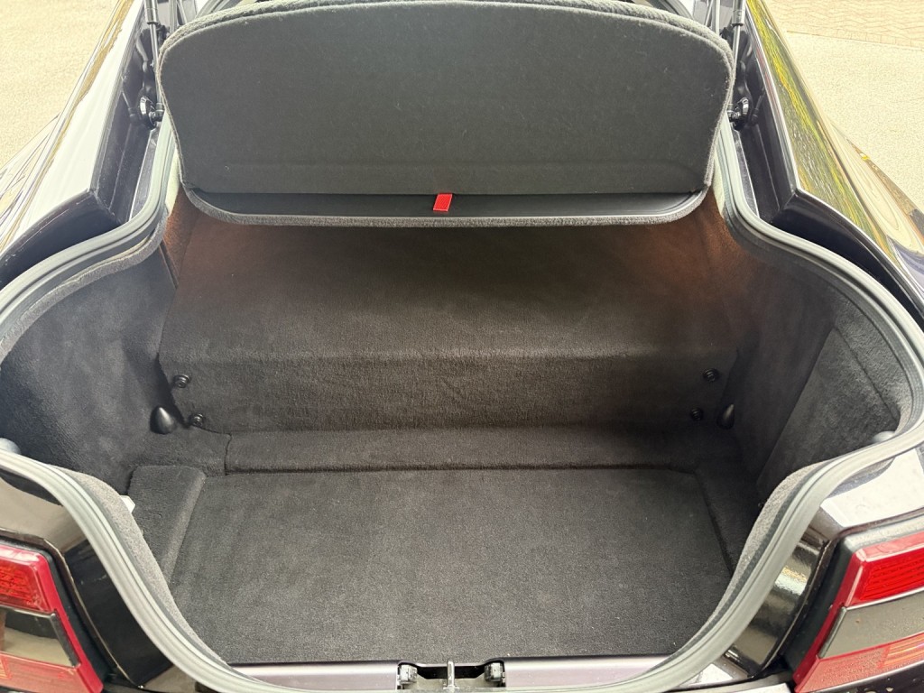 ASTON MARTIN VANTAGE