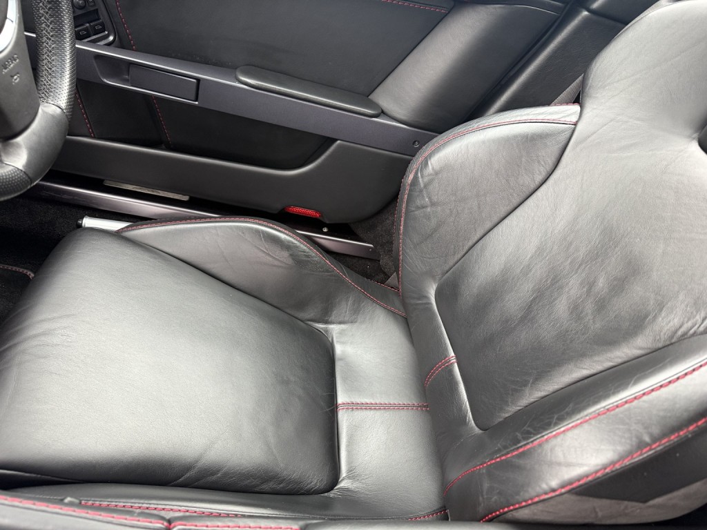 ASTON MARTIN VANTAGE