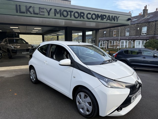 TOYOTA AYGO 1.0 VVT-i x-play