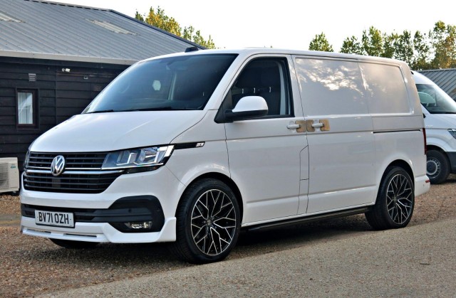 VOLKSWAGEN TRANSPORTER