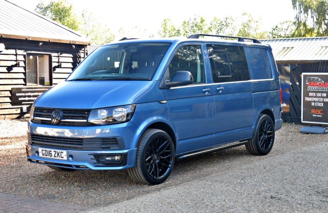VOLKSWAGEN TRANSPORTER KOMBI