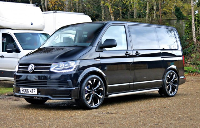 VOLKSWAGEN TRANSPORTER SHUTTLE