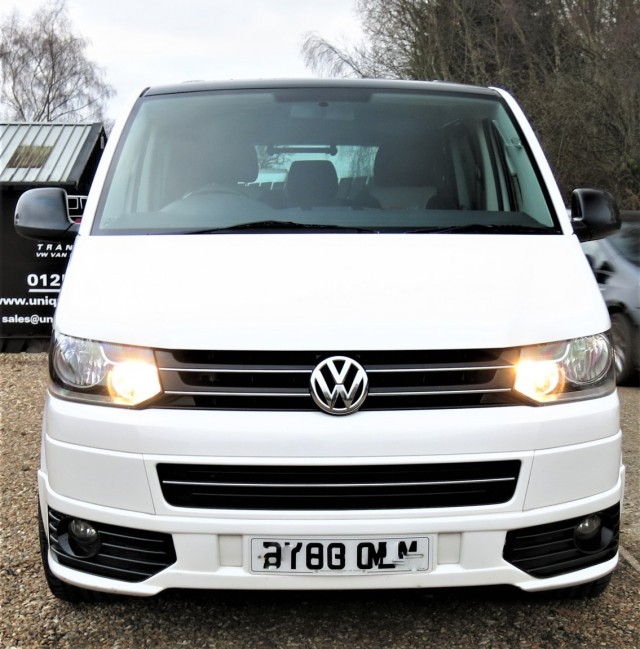 VOLKSWAGEN TRANSPORTER SHUTTLE