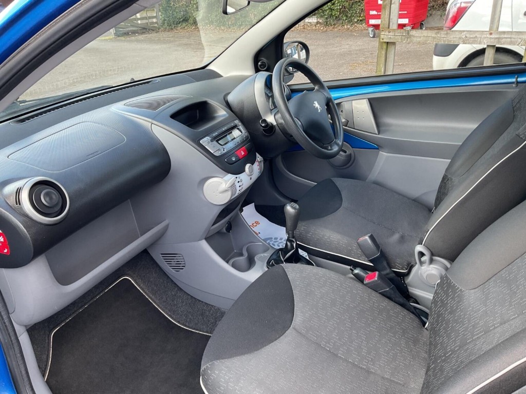 PEUGEOT 107