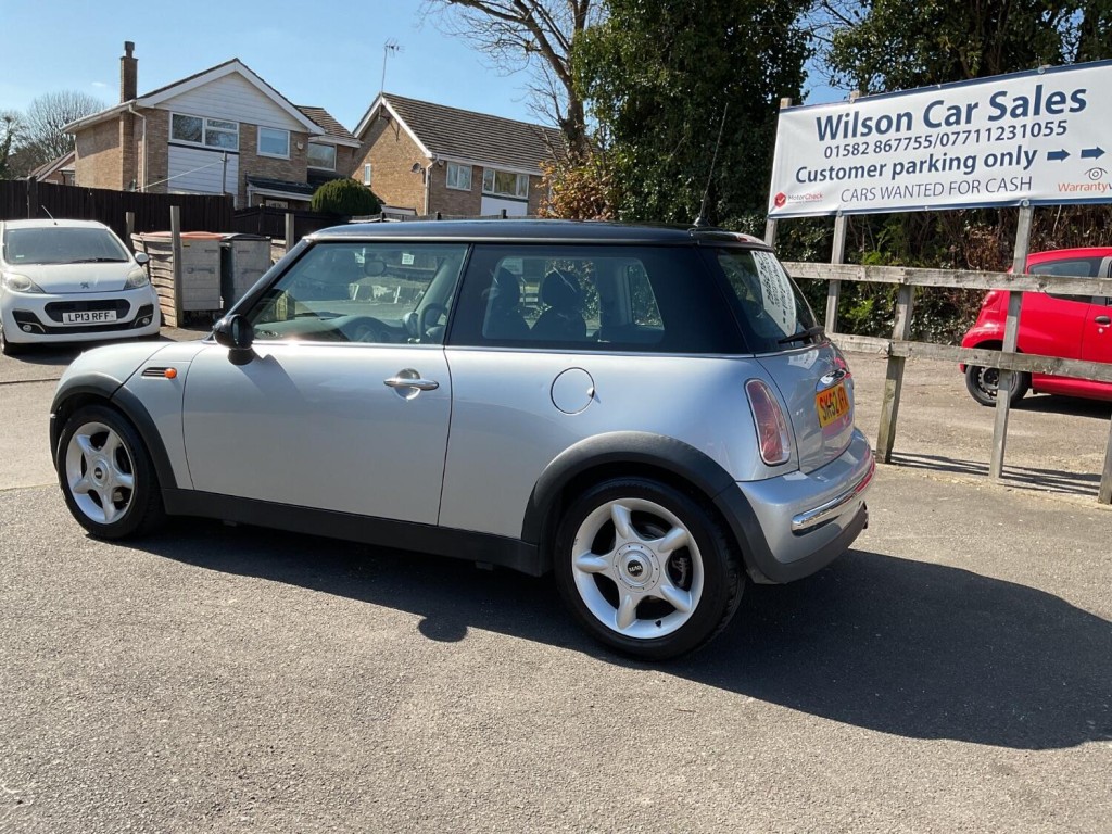 MINI HATCH