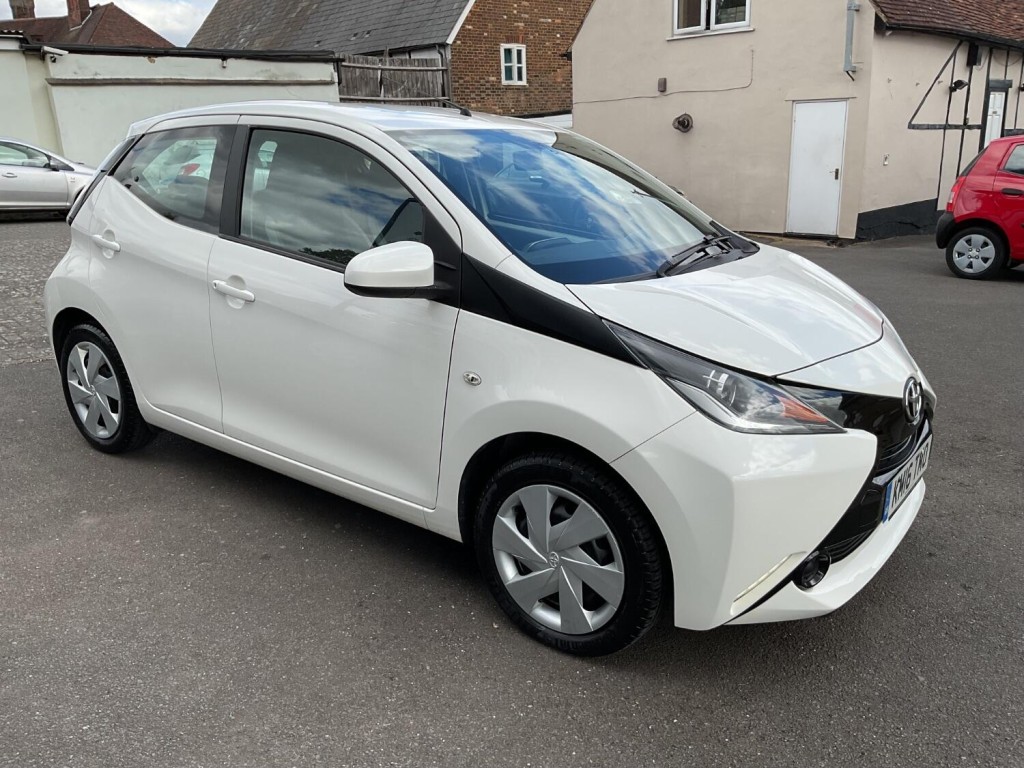 View TOYOTA AYGO 1.0 VVT-i x-play