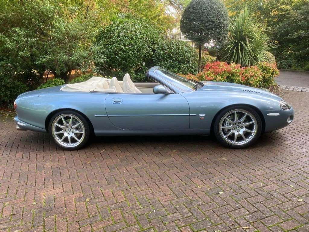 View JAGUAR XKR 4.2 Supercharged