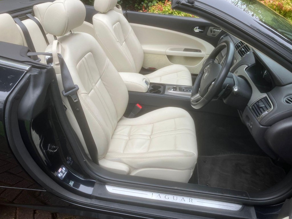 View JAGUAR XK 4.2 V8