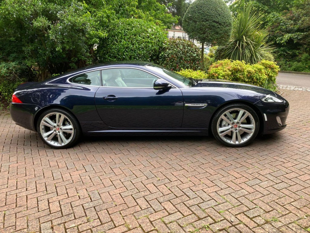 View JAGUAR XK 5.0 V8 Signature