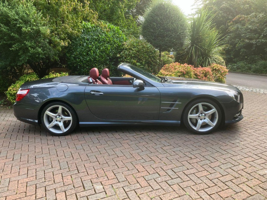 View MERCEDES-BENZ SL 3.5 SL350 V6 AMG Line