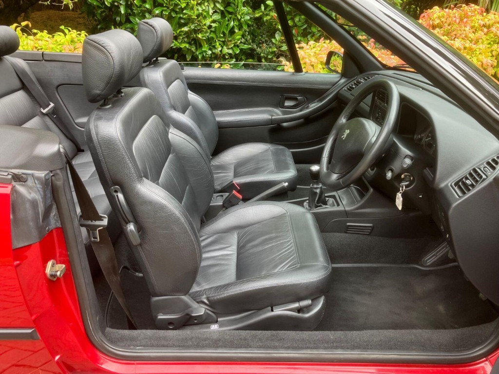 View PEUGEOT 306 2.0