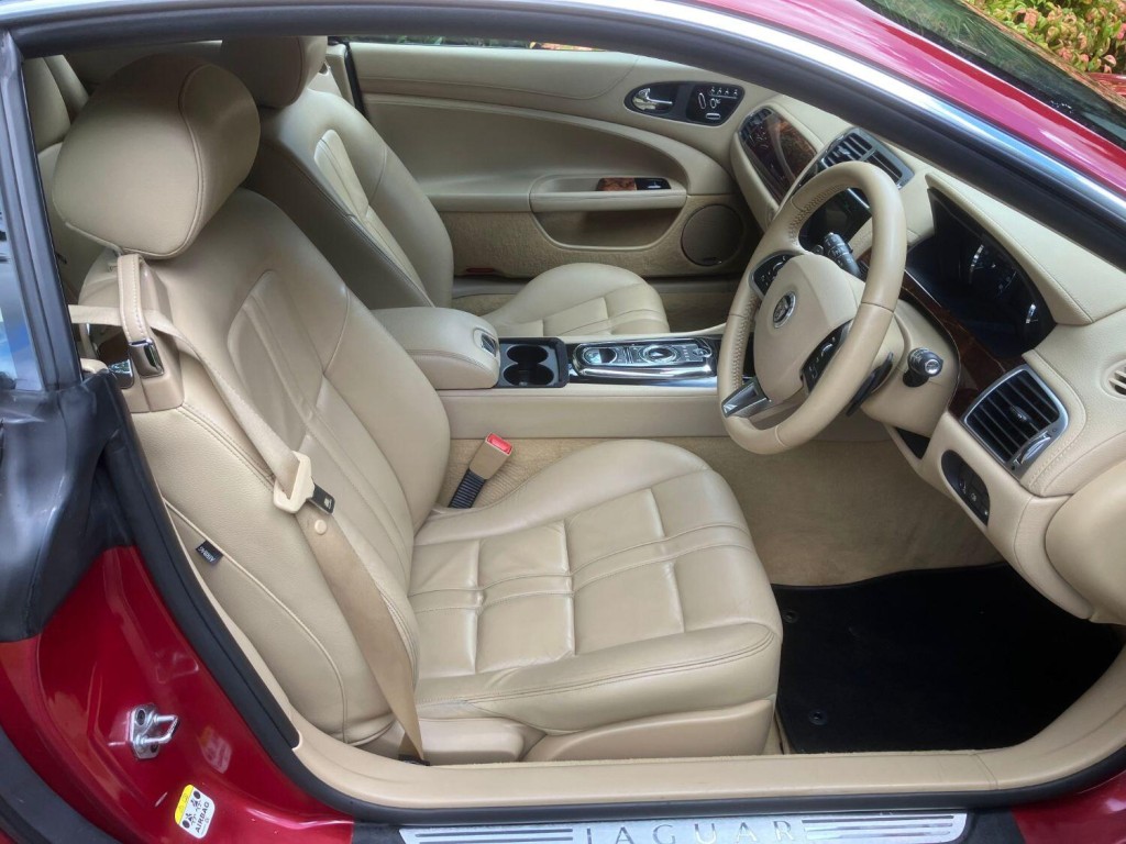 View JAGUAR XK 5.0 V8