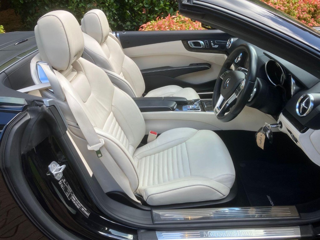 View MERCEDES-BENZ SL 3.5 SL350 AMG Sport 