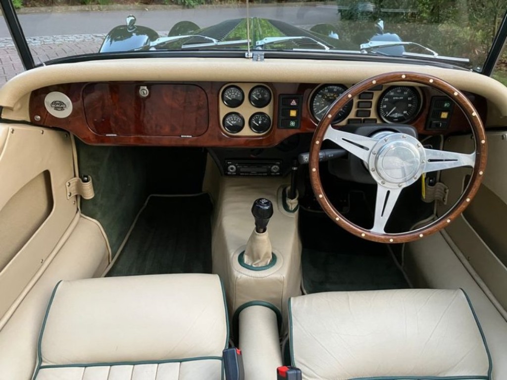 View MORGAN PLUS 8 3.9