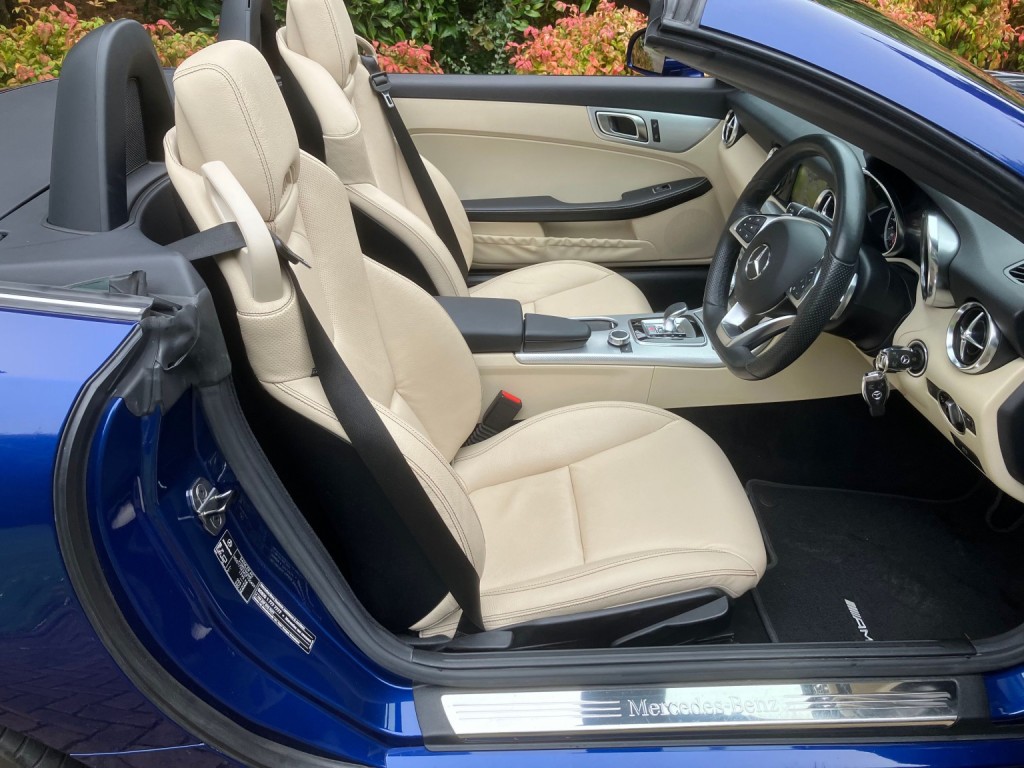 View MERCEDES-BENZ SLC 2.0 SLC200 AMG Line